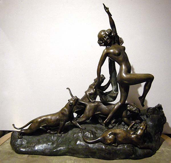 "Beauty and leopards", monumental bronze figure Item ID 1531
