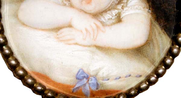 "Baby, lying on a pad", miniature on ivory Item ID 2142 – Bild 4