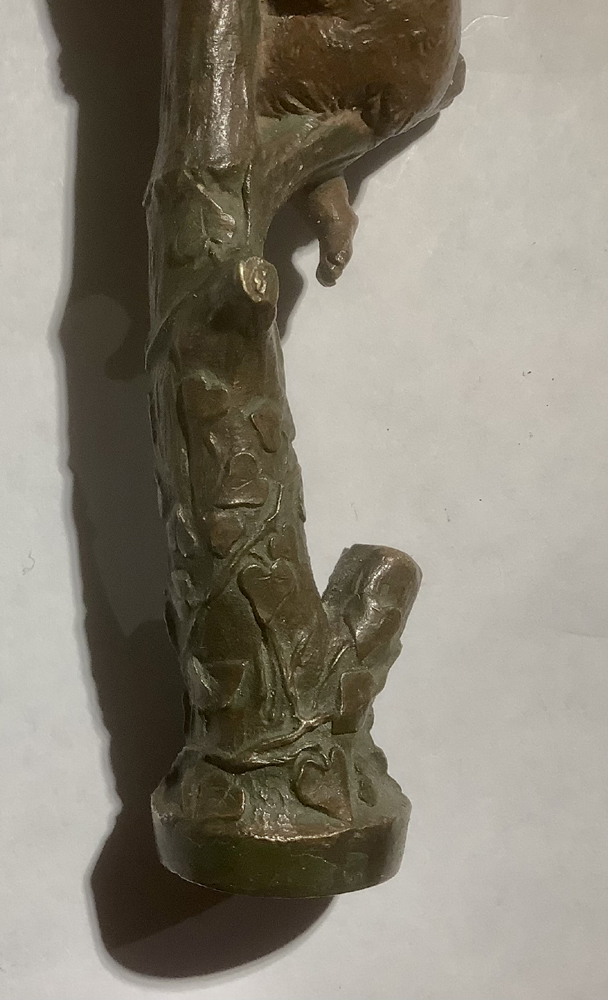 Bronze sculpture of a bear cub on a tree Item ID 6193 – Bild 3