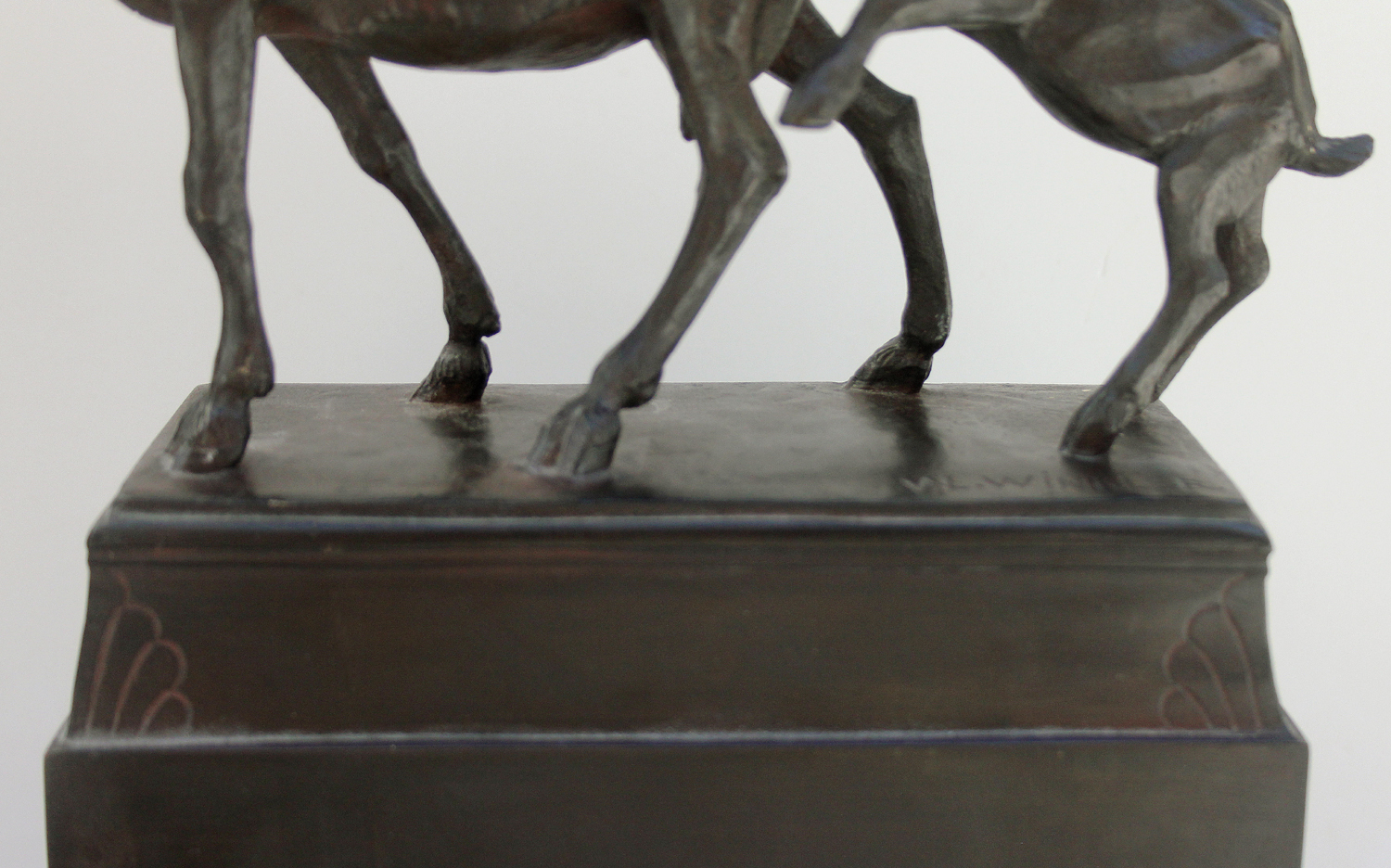 Art Nouveau bronze composition "Boy with Goats" – Bild 6