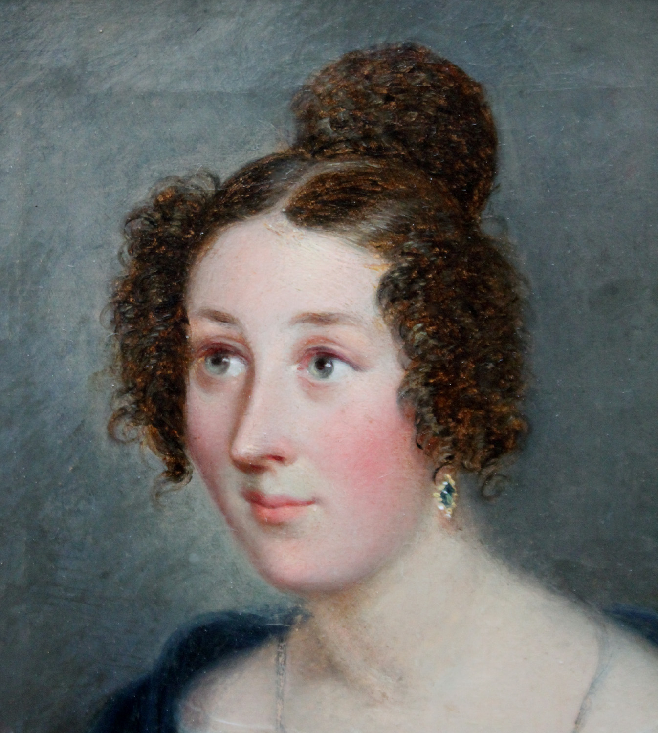 Portrait of young lady in a white dress and a blue scarf – Bild 4